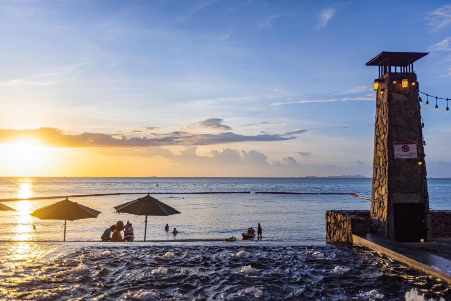 Pattaya Modus Beachfront Resort Ngoại thất bức ảnh